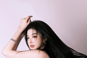 孔雪儿4K美女手机壁纸图片