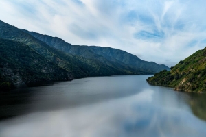 河流 丘陵 斜坡 云 自然壁纸 背景4k 3840x2160