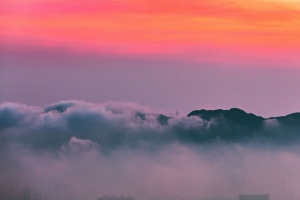 云 日出 山 黎明 雾 城市 4k壁纸 3840x2160