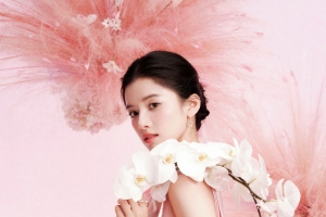 张婧仪 粉色裙子 花 4K手机壁纸