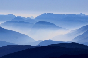连绵起伏的山风景平板电脑壁纸ipad