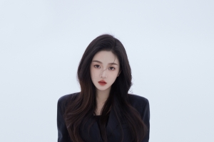 小仙女 黑色裙子 黑色皮靴 4k手机壁纸美女竖屏2160x3840