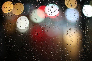 下雨后的人潮伤感交织世界