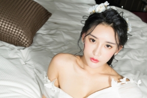 小西婚纱美女4k壁纸