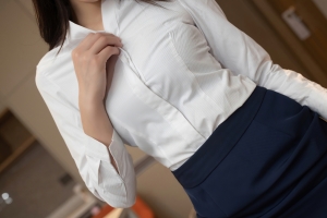 美女模特陆萱萱 白色衬衫短裙4k美女壁纸3840x2160