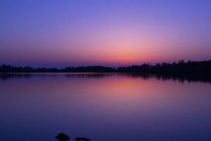 湖 树木 风景 晚上 深色 4k壁纸 3840x2160