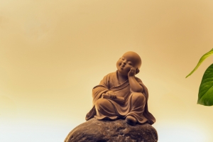 思考小和尚3K高清横屏车机壁纸3200x2000 免费下载