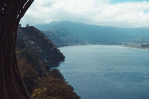 海湾 山脉 雾 概述 自然 休息 4k壁纸 3840x2160