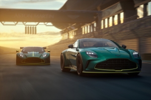 《阿斯顿·马丁 Aston Martin Vantage AMR GT3》4K壁纸 3840x2160