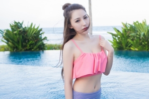 刘奕宁 海边泳装比基尼美女3440x1440壁纸