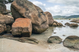 石头 海 水 沙子 海岸 4k壁纸 3840x2160