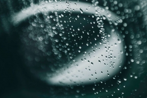 玻璃 水滴 雨 模糊 微距 镜子 4k壁纸 3840x2160