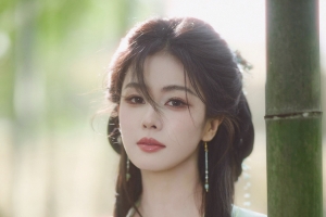 竹林古风美女白鹿4k手机壁纸