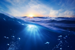 光线 海洋 太阳 水下 气泡 日落 6K风景壁纸