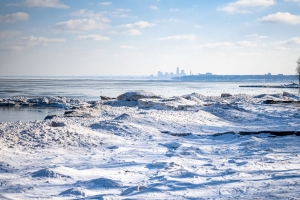 海滩 雪 城市 地平线 冬季 4k壁纸 3840x2160