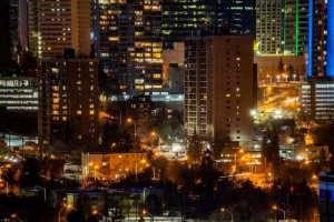 城市 建筑 灯光 夜晚 深色 4k壁纸 3840x2160