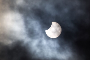 太阳 日食 云 天空 天文 4k壁纸 3840x2160