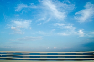 湛蓝天空背景