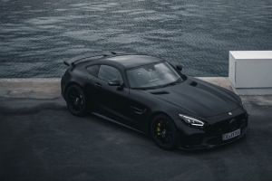 梅赛德斯amg gtr 梅赛德斯 汽车 黑色 路堤 城市 4k壁纸 3840x2160