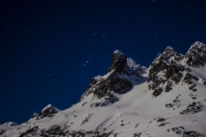 山 雪 夜晚 冬季 4k壁纸 3840x2160