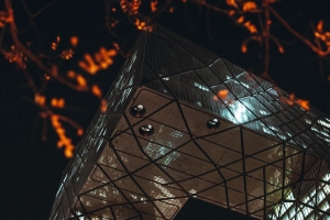 建筑 建筑 夜晚 深色 4k壁纸 3840x2160