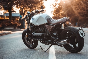  bmw k100 摩托车 自行车 侧视图 4k壁纸 3840x2160