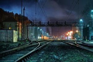 夜色下的小火车站