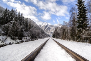 铁路 山脉 雪地 距离 4k壁纸 3840x2160