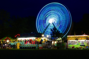 蓝色摩天轮唯美夜景4k壁纸