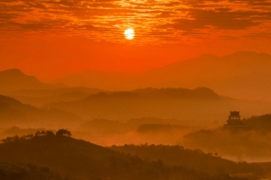 夕阳西下火烧云