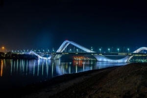 桥梁 建筑 夜城 城市灯光 阿布扎比 阿联酋 4k壁纸 3840x2160