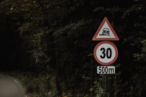 道路 标志 铭文 数字 4k壁纸 3840x2160