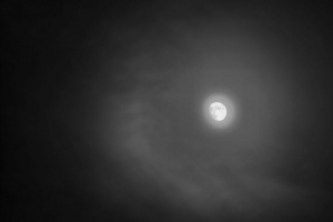 月亮 辉光 天空 夜间 4k壁纸 3840x2160