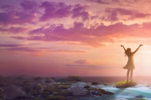 女人举起双臂 海边日出唯美风景3440x1440壁纸