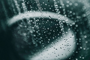 滴 玻璃 窗户 湿气 雨水 表面 镜子 4k壁纸 3840x2160