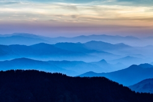 连绵山峰 连绵起伏的山8K风景壁纸