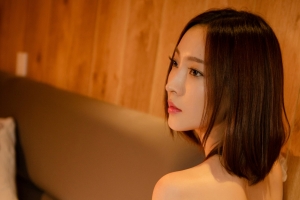 文文 美背美女4k壁纸