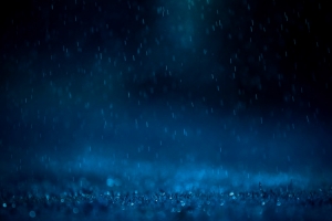 夜晚下雨的时候