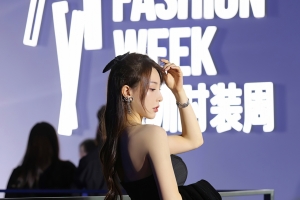 时装秀 黑色裙子美女刘奕宁4k手机壁纸2160x3840