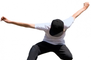 玩滑板的阳光帅气大男孩