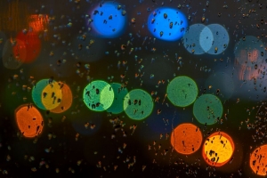 眩光 彩色 水滴 玻璃 雨水 4k壁纸 3840x2160