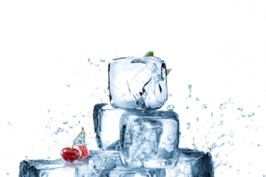 水溅水果冰块