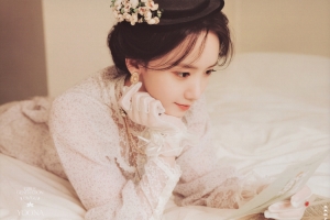 林允儿 居家写真美女图片