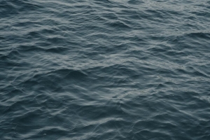 波浪 波纹 水 表面 灰色 4k壁纸 3840x2160