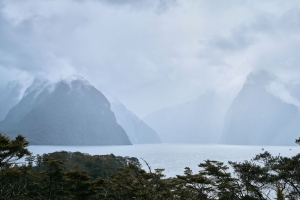 山脉 树木 湖泊 雾 风景 4k壁纸 3840x2160