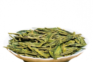 碗里的龙井茶叶