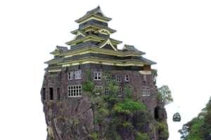 浮岛上的宫宇