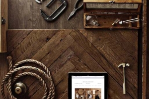 桌子上的工具凌乱