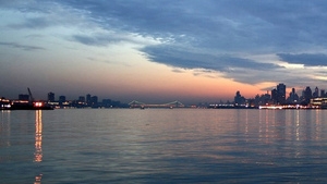 房地产夜景banner创意设计