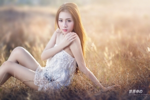 户外美女写真4k高清壁纸图片